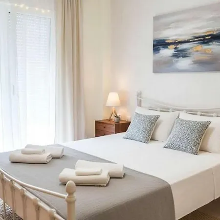 Spacious 2 Bd Seafront Escape In Volos W Patio *