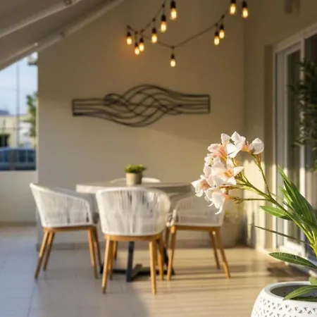 Spacious 2 Bd Seafront Escape In Volos W Patio
